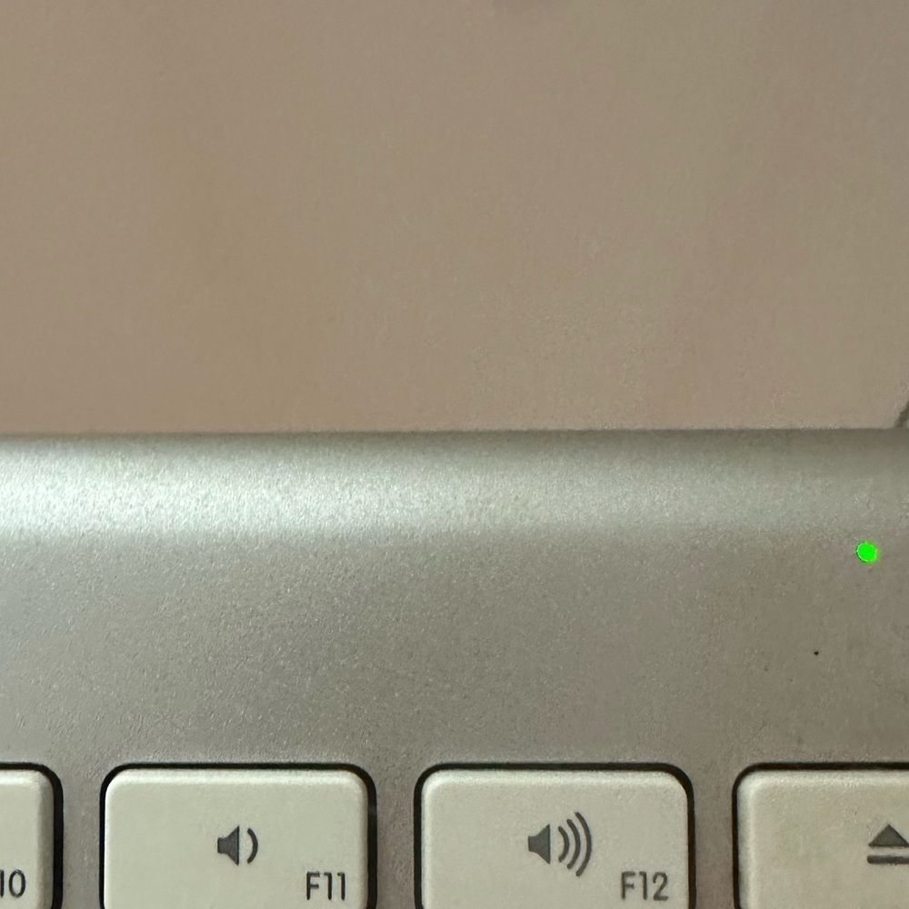 Apple Wireless Keyboard - Picture 5 of 8